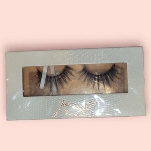 Lavaa Lashes premium faux mink